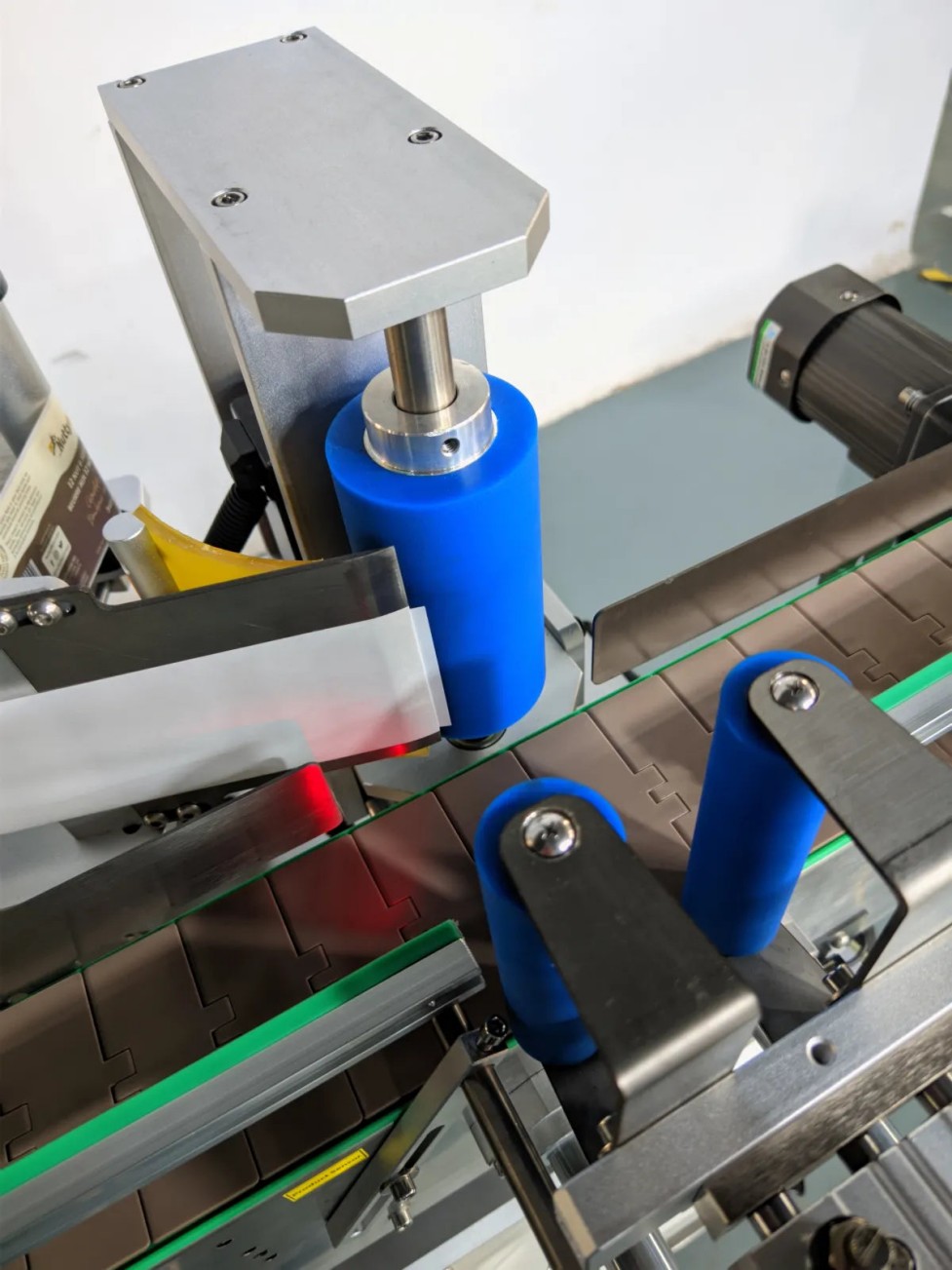 High-Precision Positioning and Labeling Machine